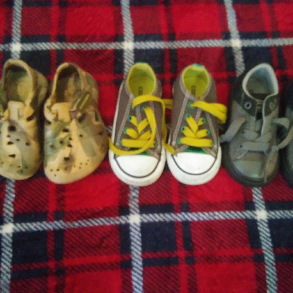 Bundle of size 5 shoes